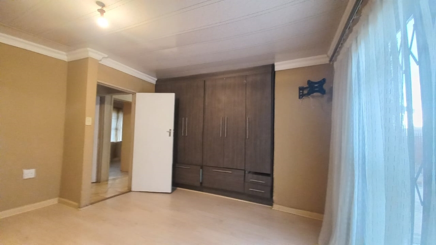 To Let 4 Bedroom Property for Rent in Blomanda Free State